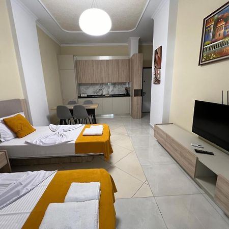 Kevin'S Lungomare Apartment Vlore Exterior photo