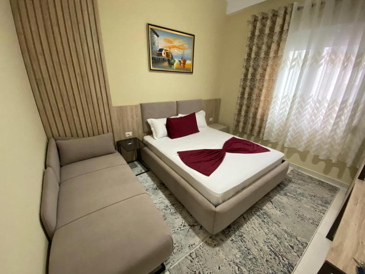 Kevin'S Lungomare Apartment Vlore Exterior photo