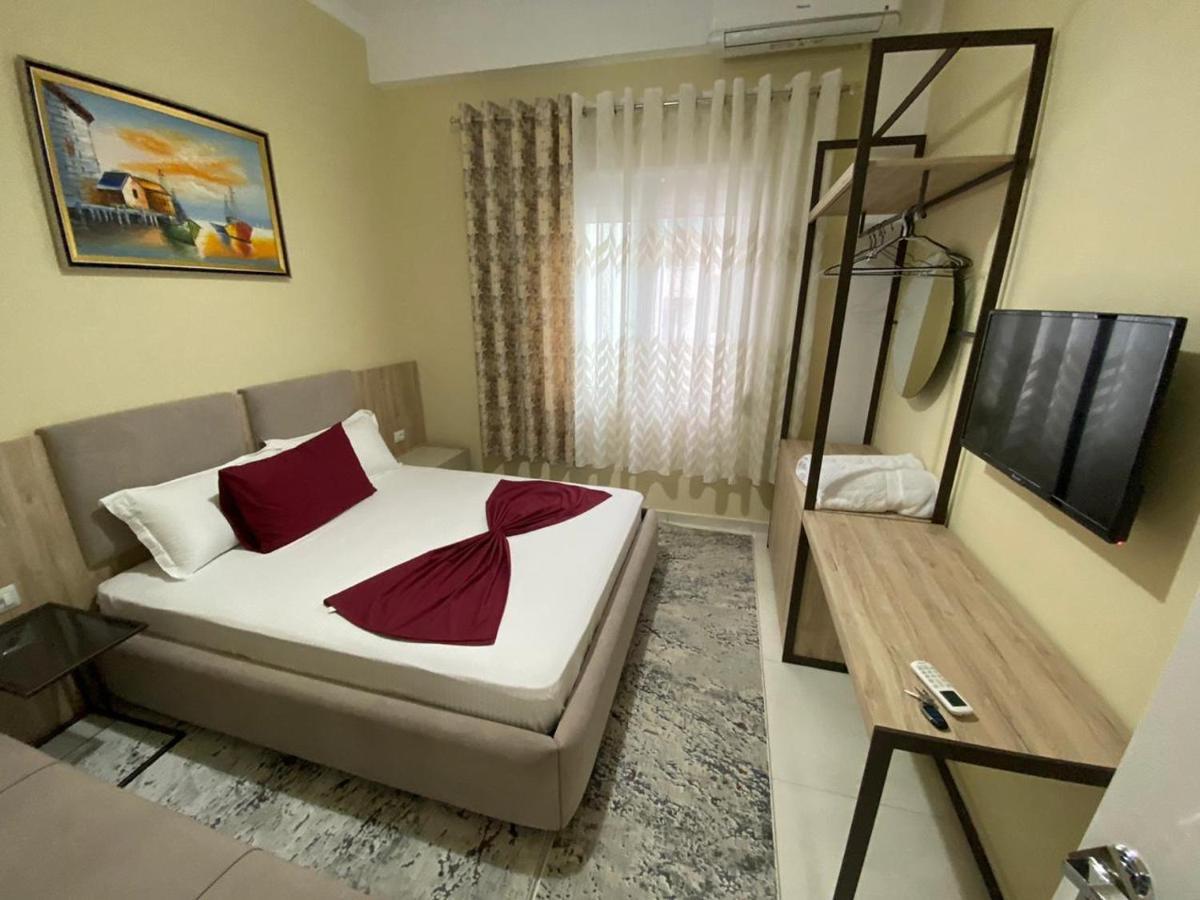 Kevin'S Lungomare Apartment Vlore Exterior photo